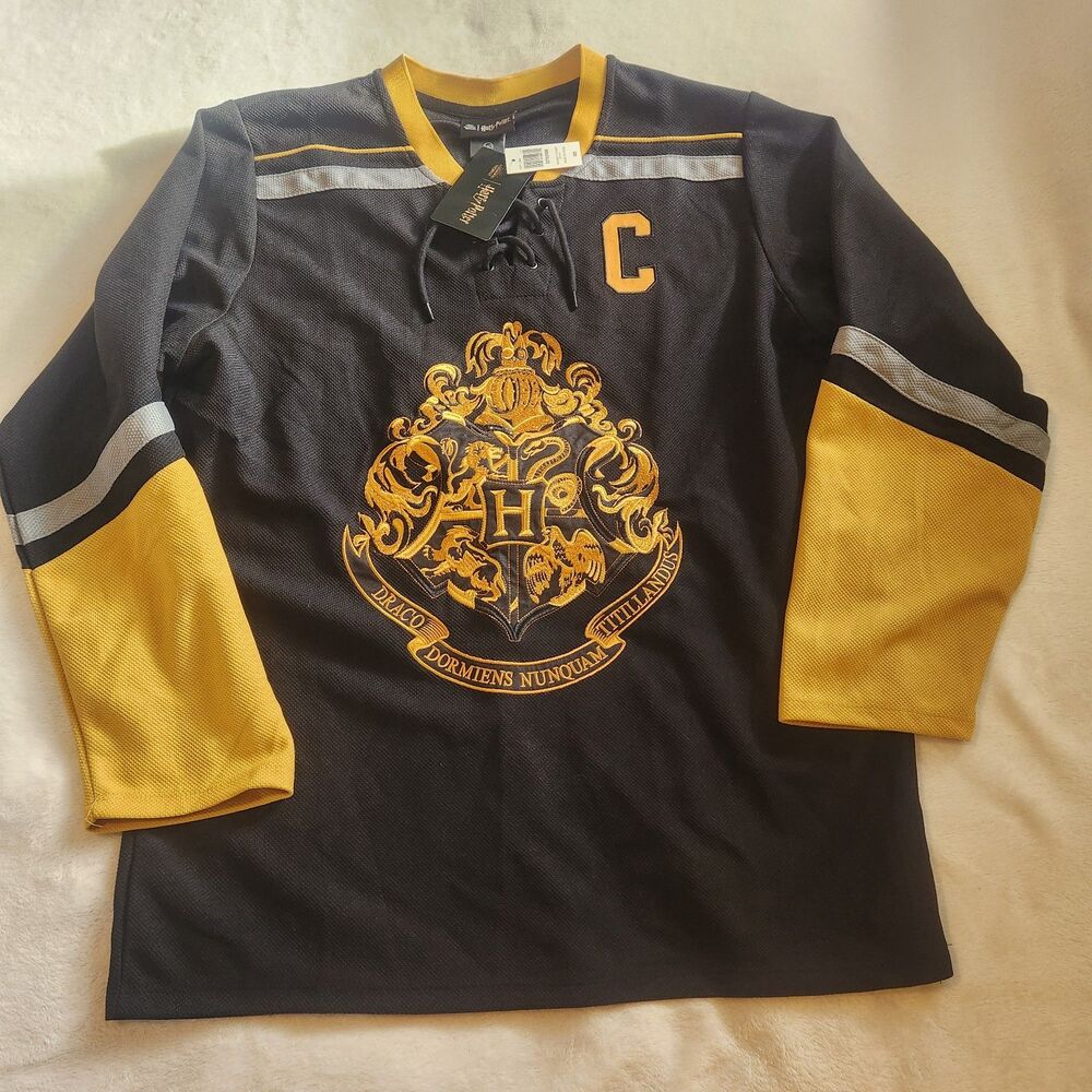 NWT Harry Potter Hogwarts Crest Hockey Jersey Black Yellow - Size Medium